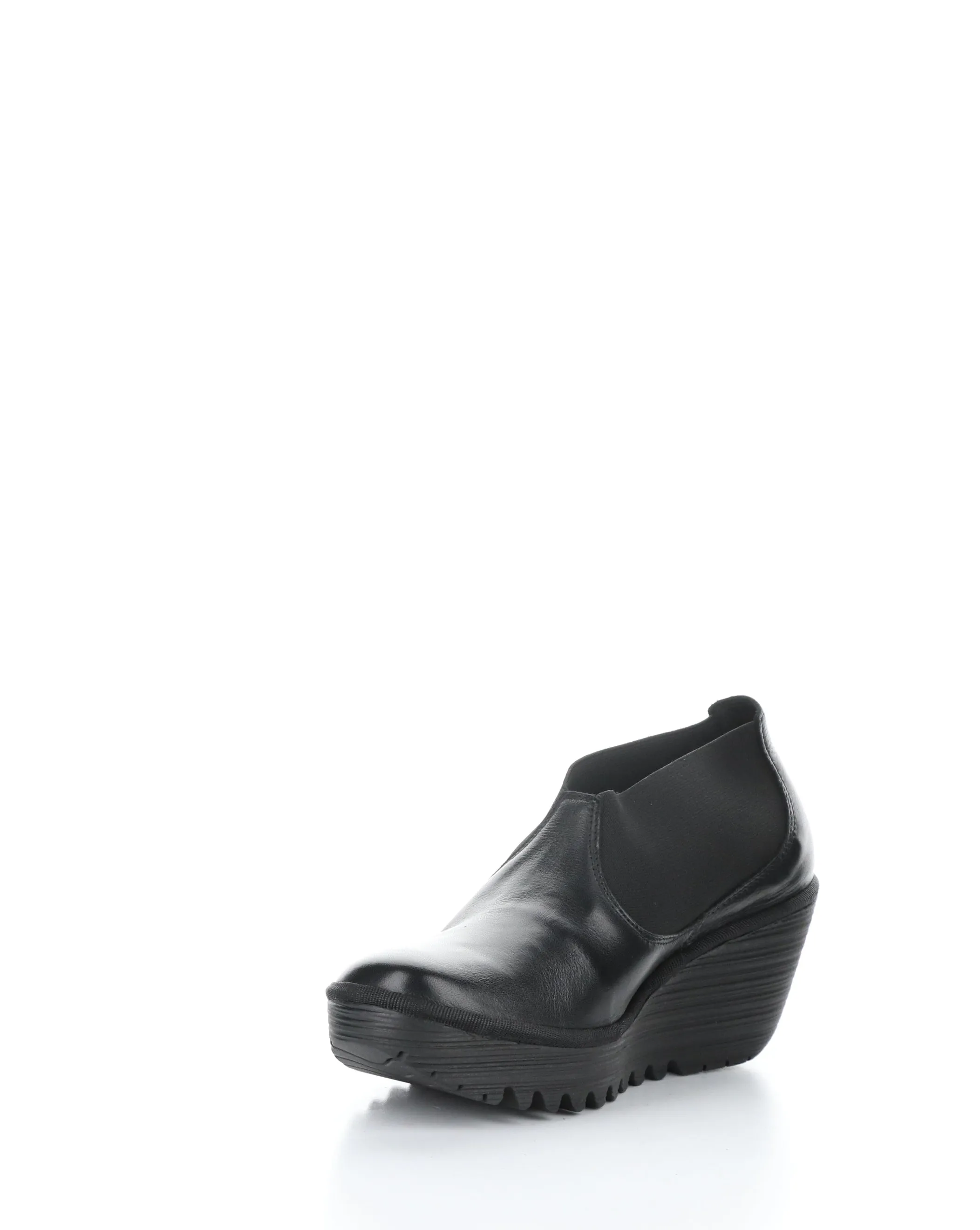 YIFY447FLY 000 BLACK Round Toe Shoes